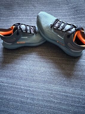 New VASQUE BY REDWING waterproof HIKING SHOE MENS 9M.